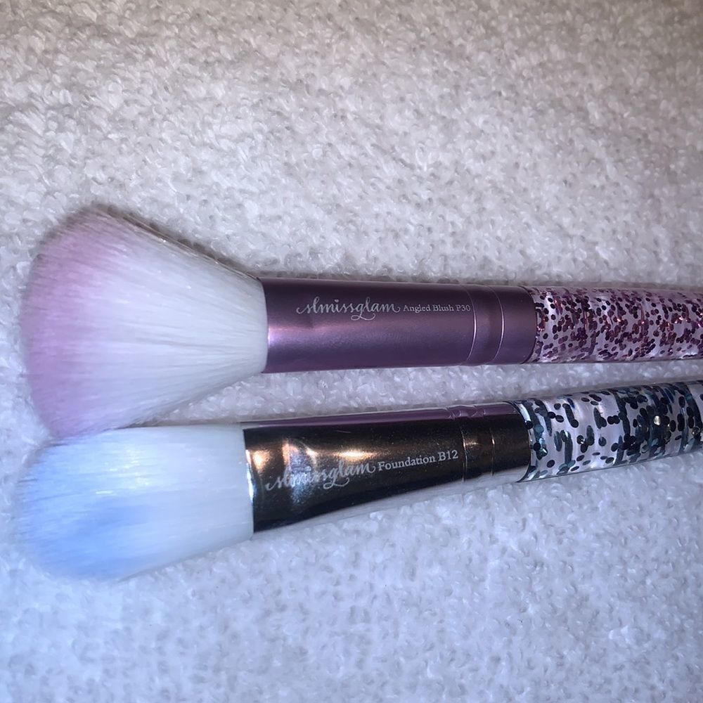 SL Miss Glam Makeup Brushes, Foundation B12, Angled Blush P30 - Picture 2 of 3